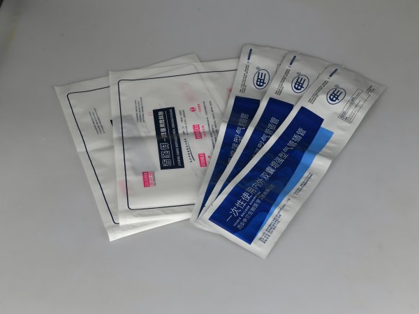 特卫强铝箔顶头袋印刷墨色一致的方法